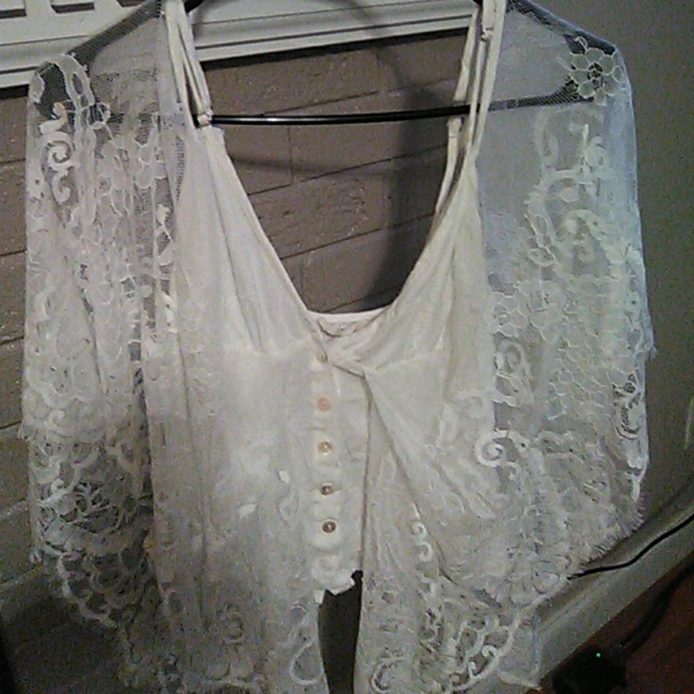 Boutique white tank w/flowered lace